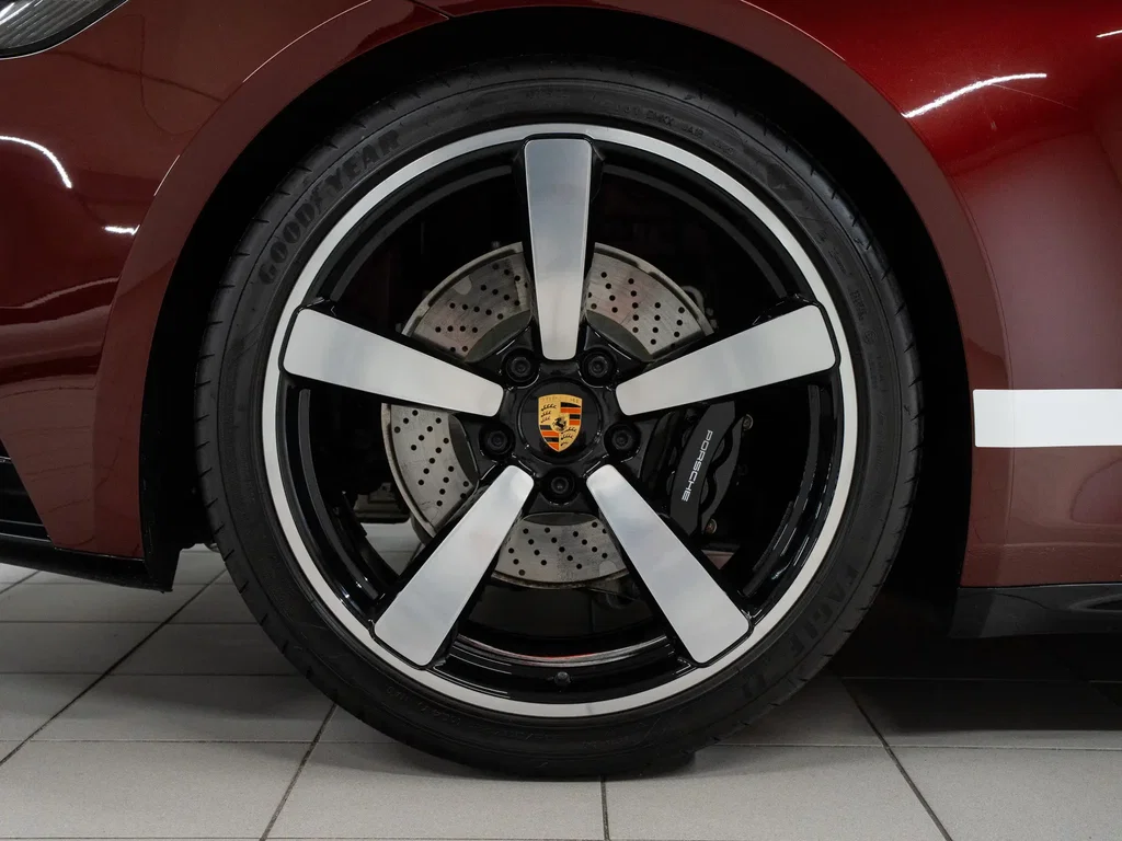 Porsche 992 Heritage Design Edition