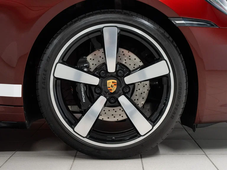 Porsche 992 Heritage Design Edition