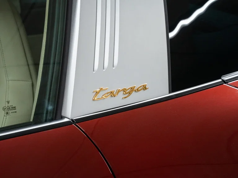 Porsche 992 Heritage Design Edition