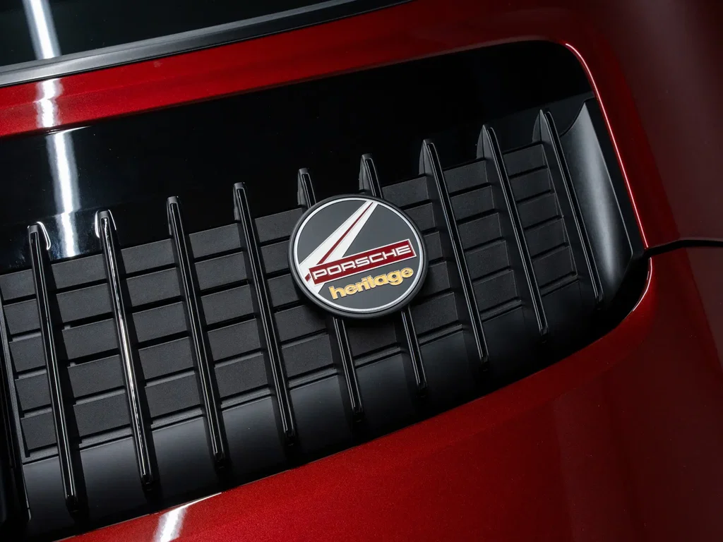 Porsche 992 Heritage Design Edition