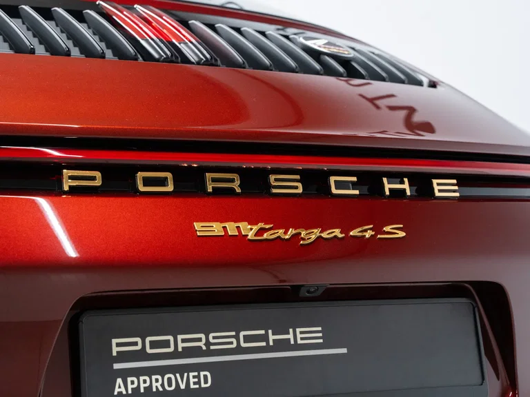 Porsche 992 Heritage Design Edition