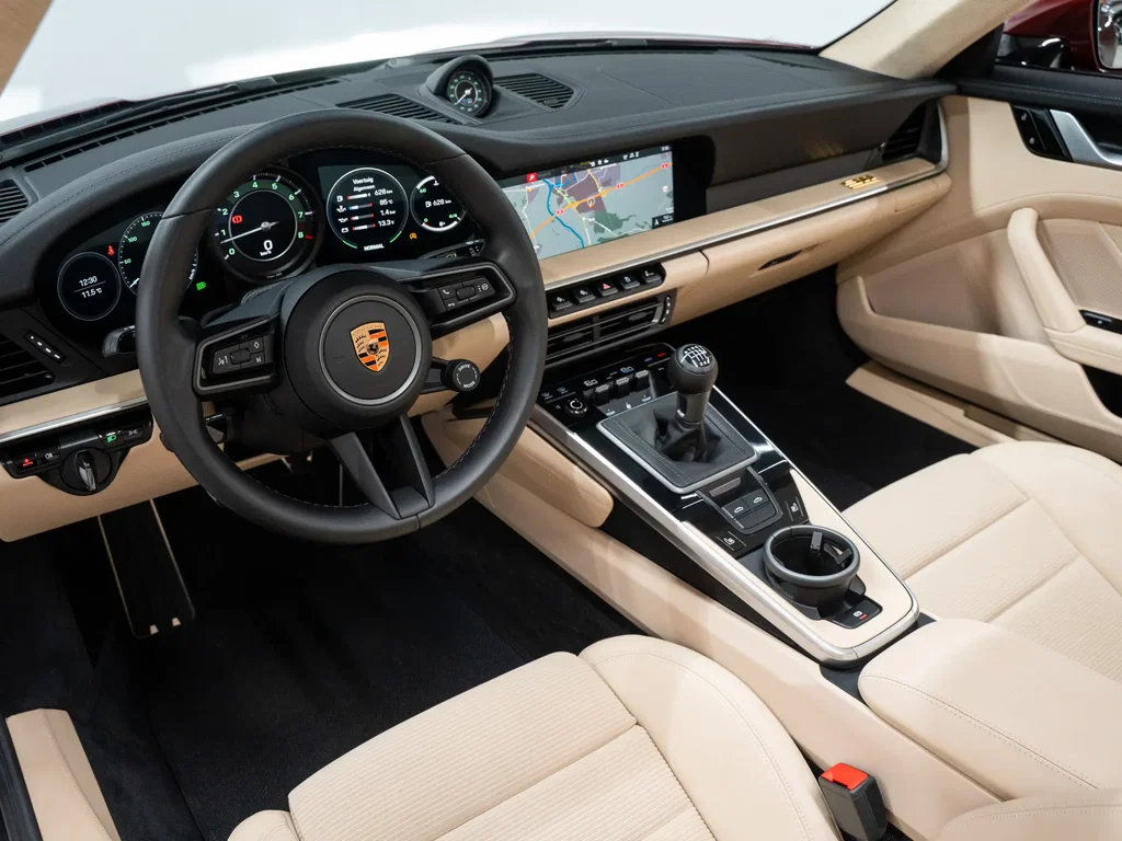 Porsche 992 Heritage Design Edition