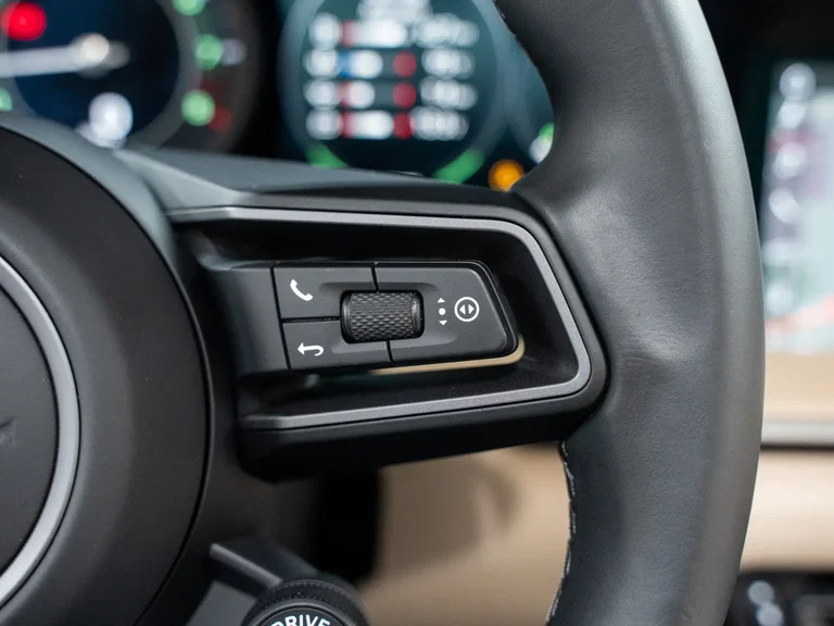 Porsche 992 Heritage Design Edition