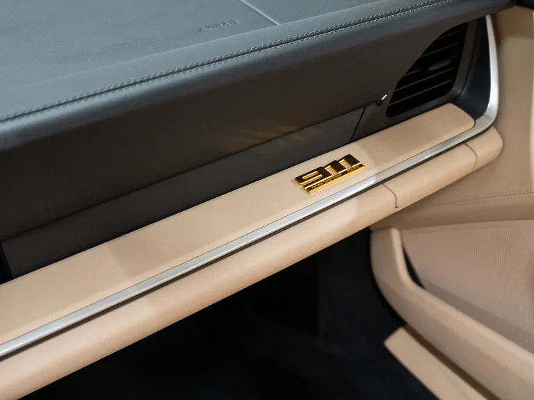 Porsche 992 Heritage Design Edition