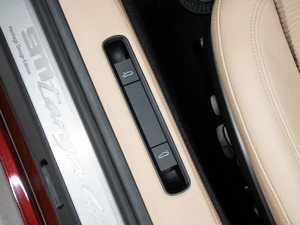 Porsche 992 Heritage Design Edition