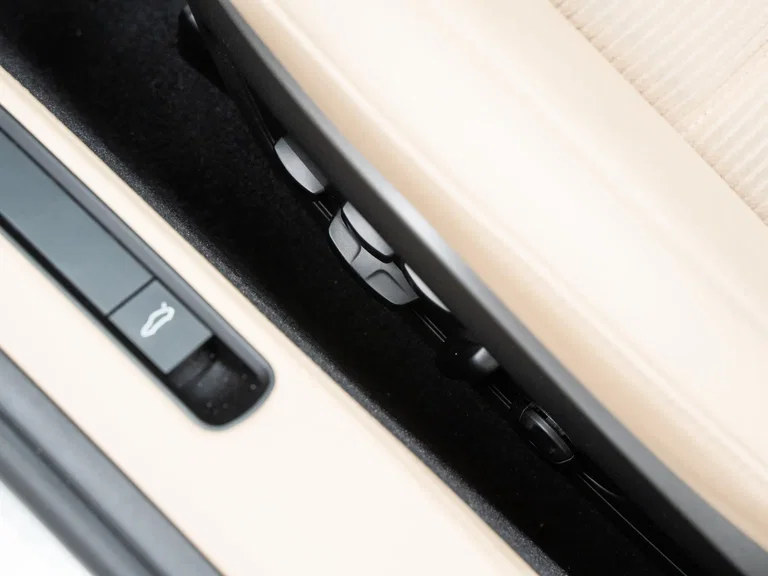 Porsche 992 Heritage Design Edition