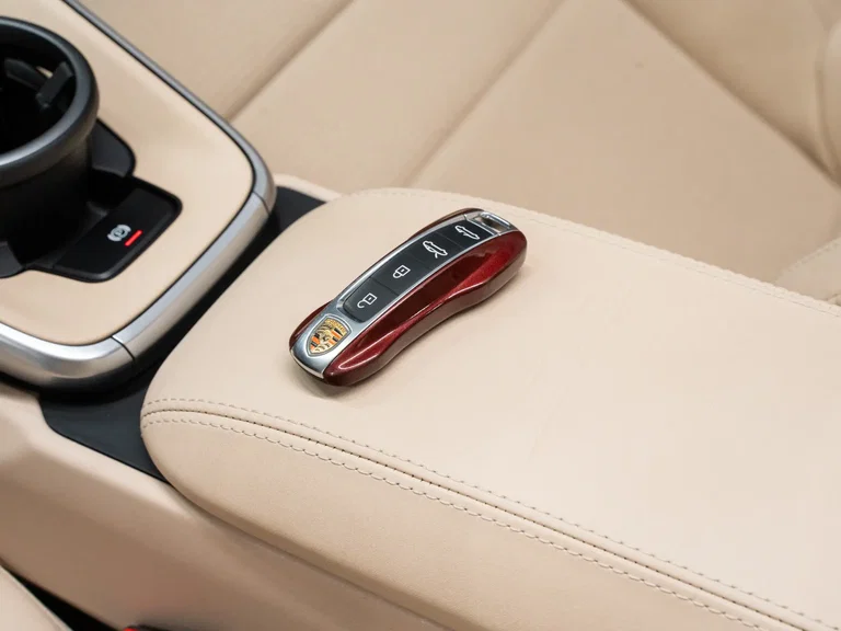 Porsche 992 Heritage Design Edition