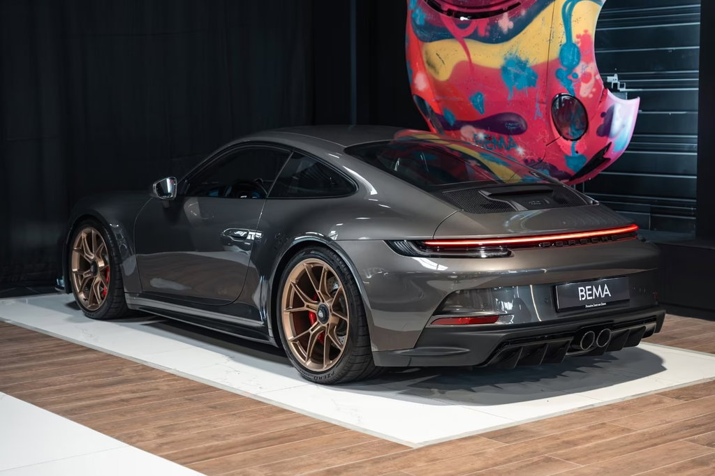 Porsche 992 GT3 Touring