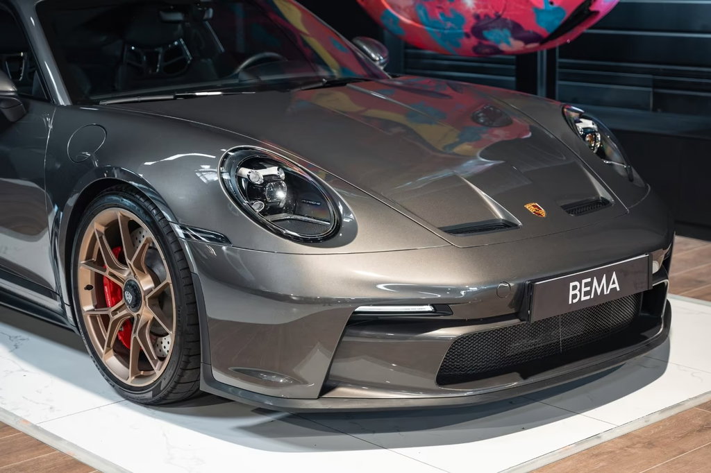 Porsche 992 GT3 Touring