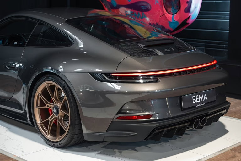 Porsche 992 GT3 Touring