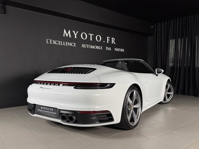 Porsche 992 Carrera 4