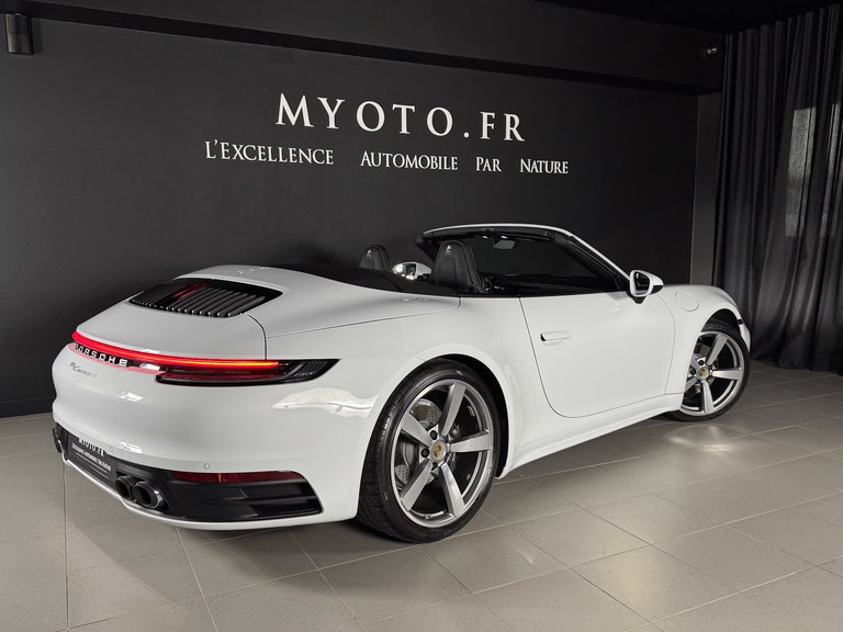 Porsche 992 Carrera 4