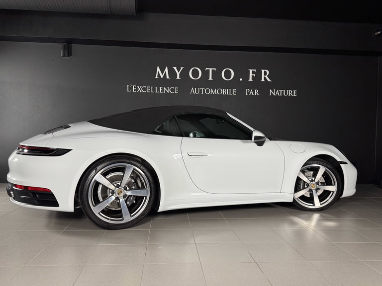 Porsche 992 Carrera 4