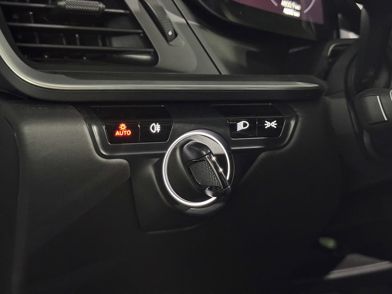 Porsche 992 Carrera 4