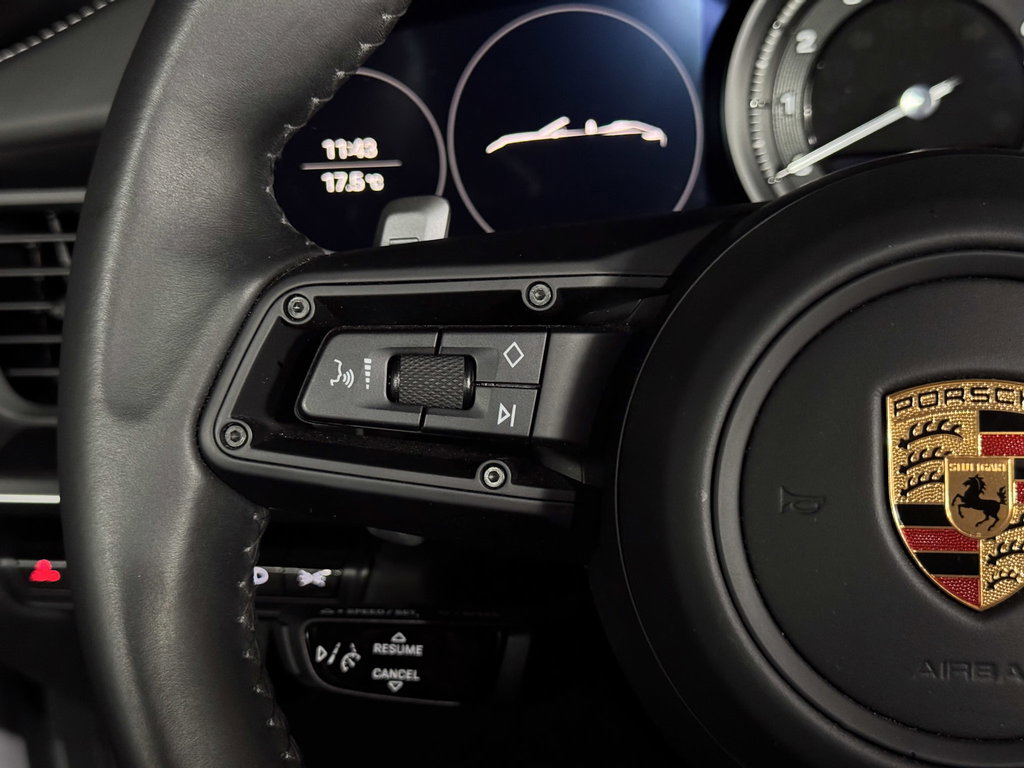 Porsche 992 Carrera 4