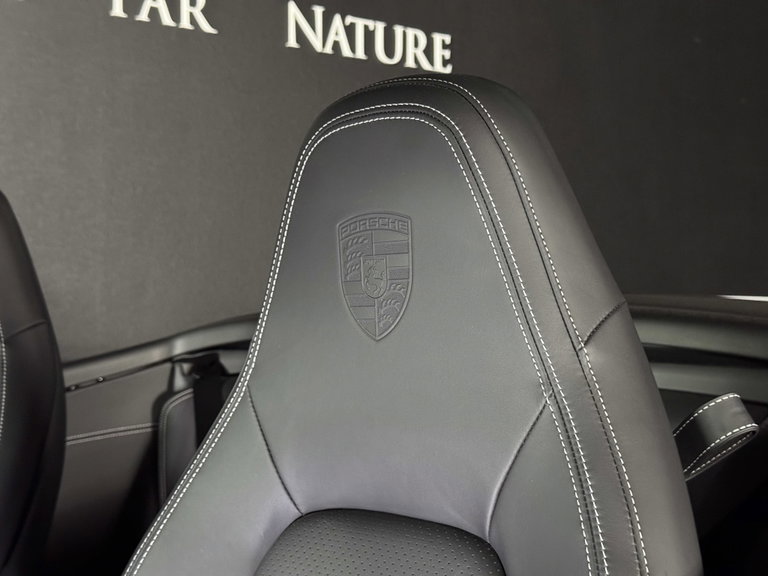Porsche 992 Carrera 4