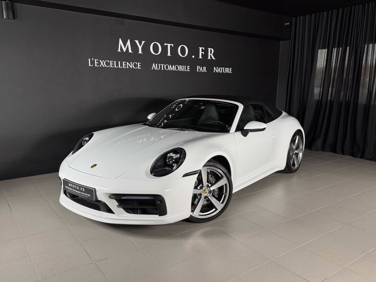 Porsche 992 Carrera 4
