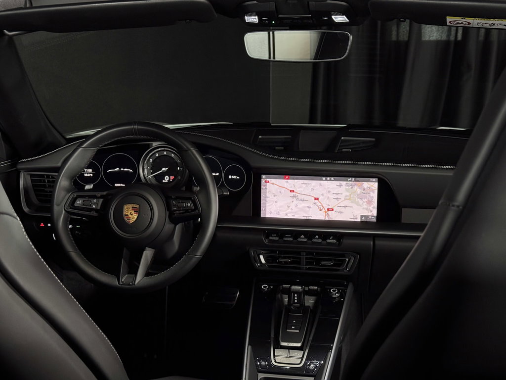 Porsche 992 Carrera 4