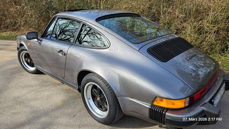 Porsche 911 Carrera 3.2