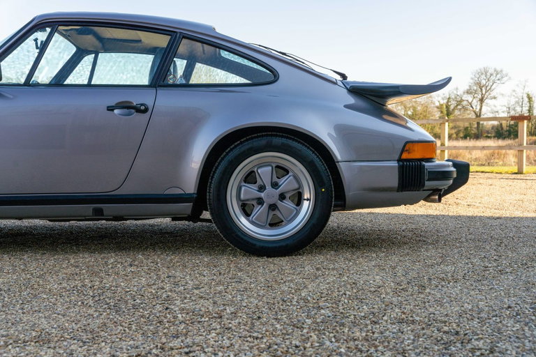 Porsche 911 Carrera 3.2