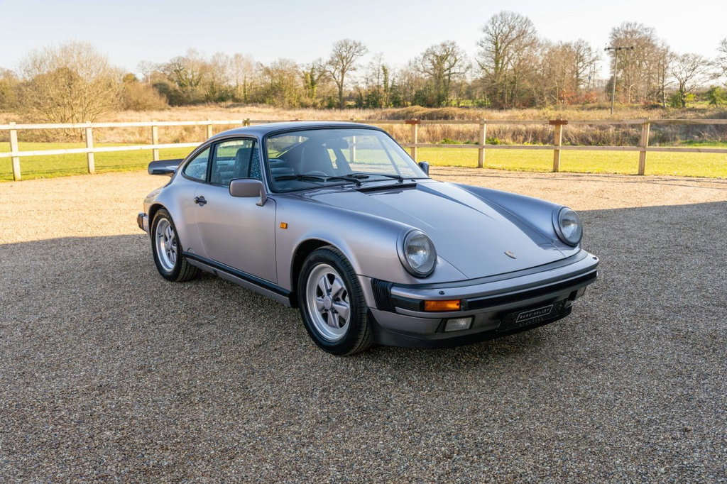 Porsche 911 Carrera 3.2