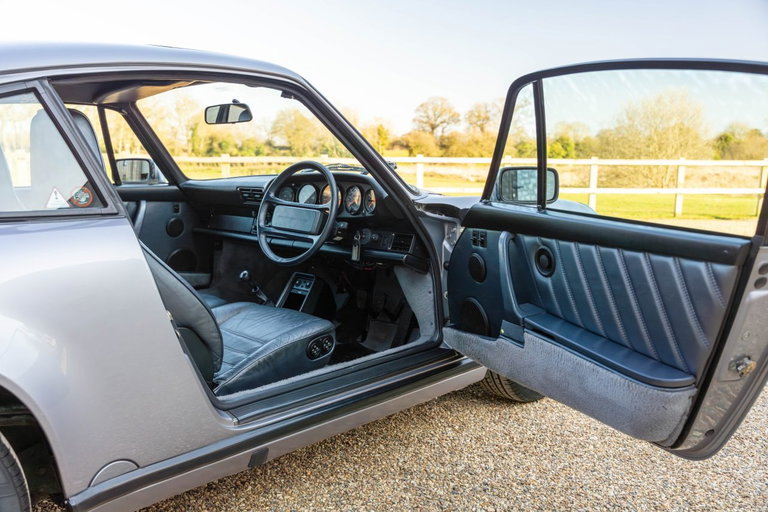 Porsche 911 Carrera 3.2