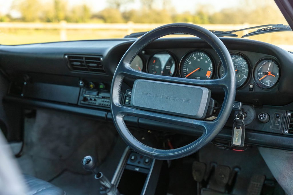 Porsche 911 Carrera 3.2