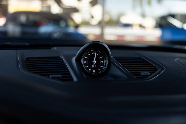 Porsche 992 Carrera