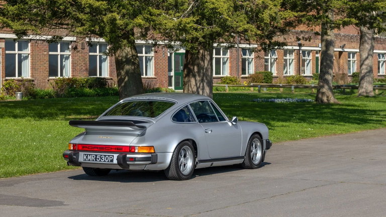 Porsche 911 Carrera 3.0