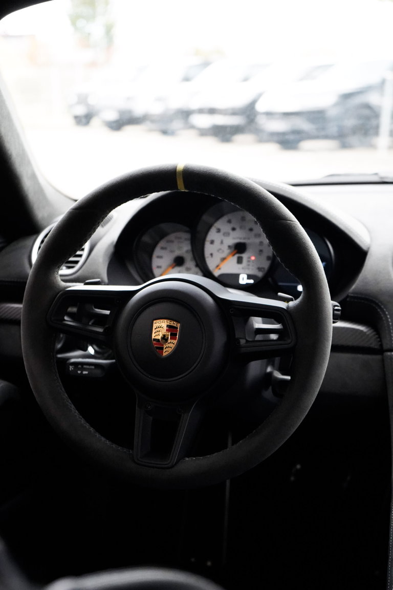 Porsche 718 Cayman GT4 RS