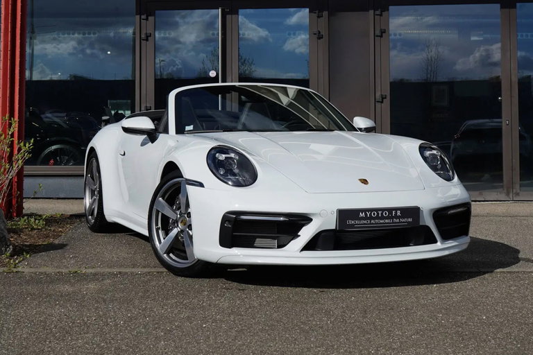 Porsche 992 Carrera 4