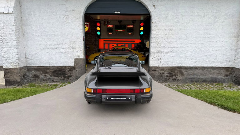 Porsche 911 Carrera 3.2