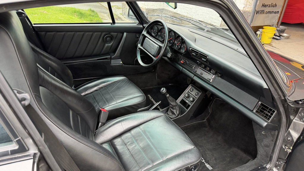 Porsche 911 Carrera 3.2