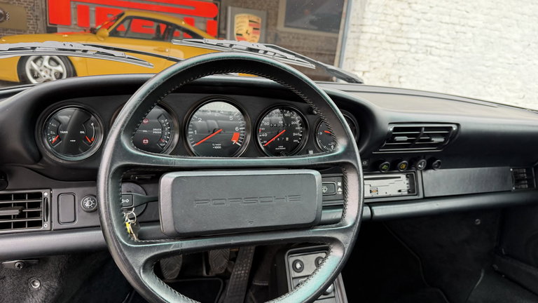 Porsche 911 Carrera 3.2