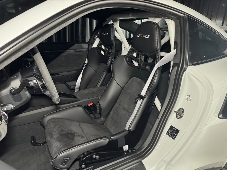 Porsche 991.2 Carrera 4 GTS