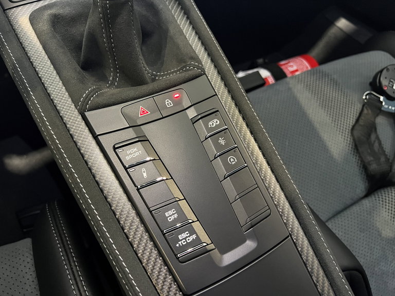 Porsche 718 Cayman GT4 RS