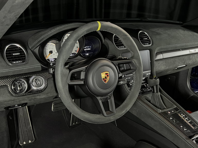 Porsche 718 Cayman GT4 RS