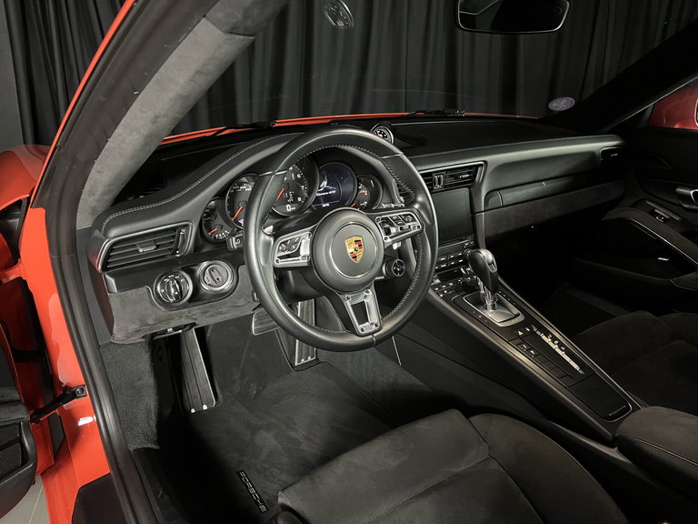 Porsche 991.2 Carrera GTS