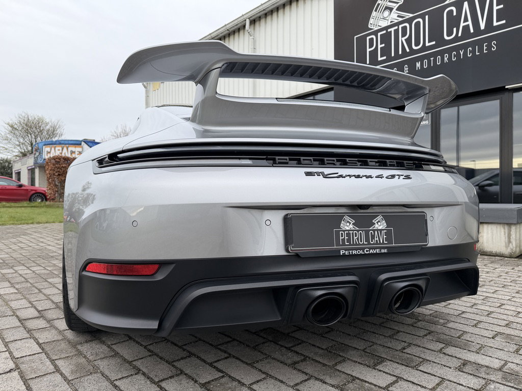 Porsche 992.2 Carrera 4 GTS