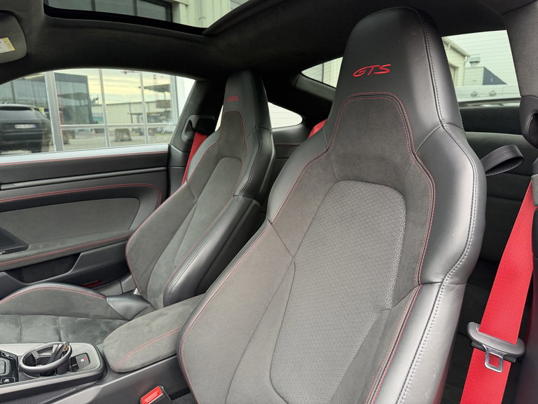 Porsche 992.2 Carrera 4 GTS