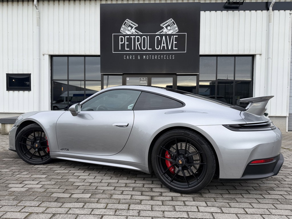 Porsche 992.2 Carrera 4 GTS