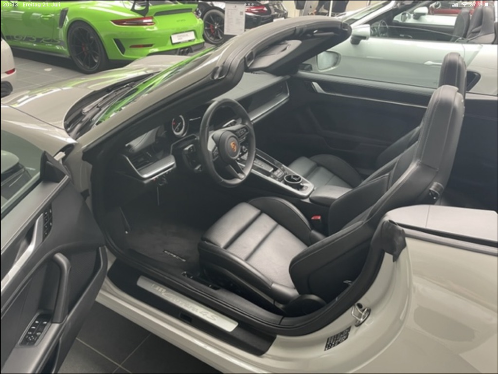 Porsche 992 Carrera 4S