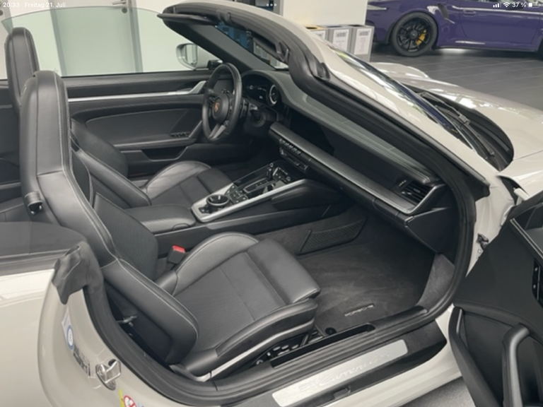 Porsche 992 Carrera 4S