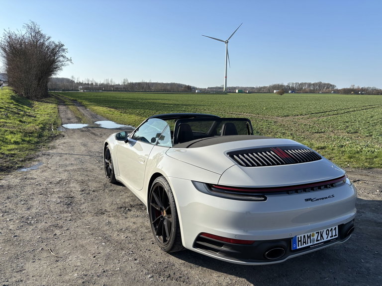 Porsche 992 Carrera 4S