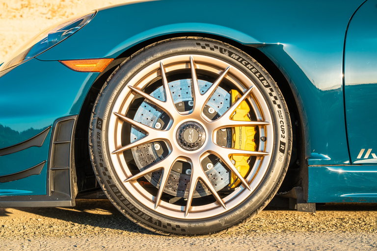 Porsche 718 Cayman GT4 RS