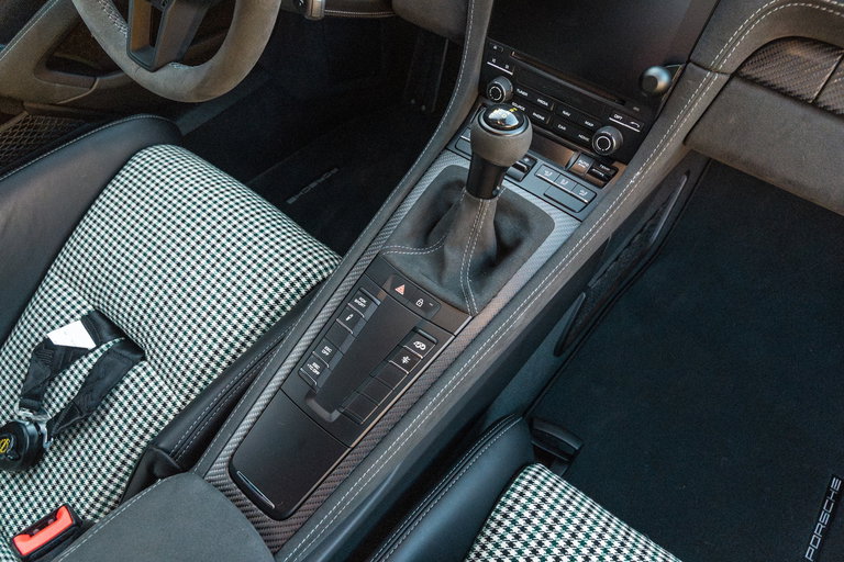 Porsche 718 Cayman GT4 RS