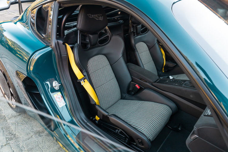 Porsche 718 Cayman GT4 RS