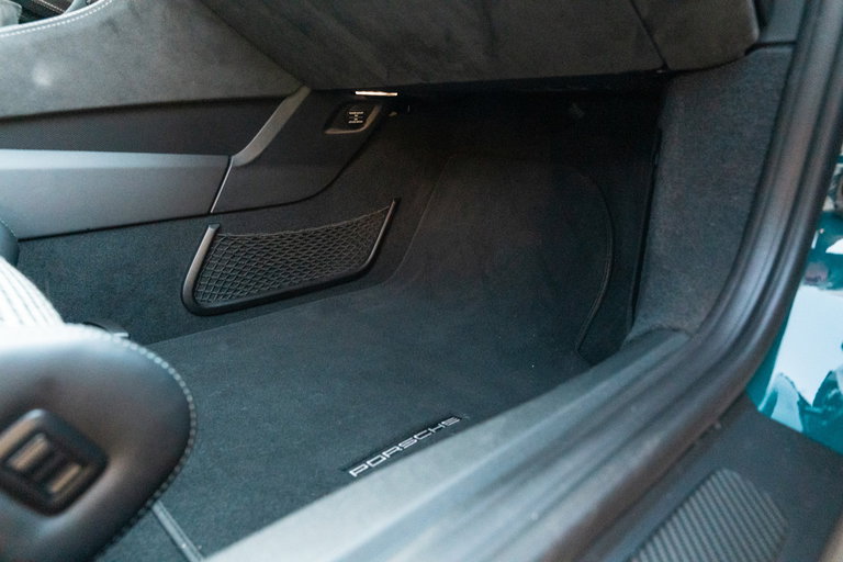 Porsche 718 Cayman GT4 RS