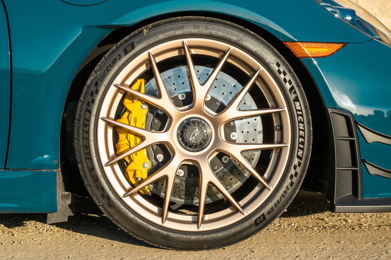 Porsche 718 Cayman GT4 RS