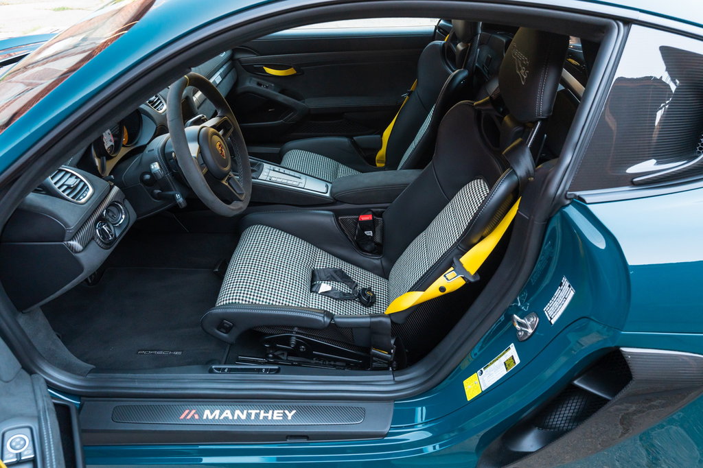 Porsche 718 Cayman GT4 RS